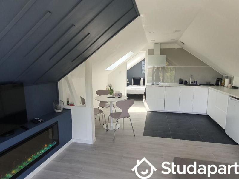 Chambre - 10 m² - 1 pièce