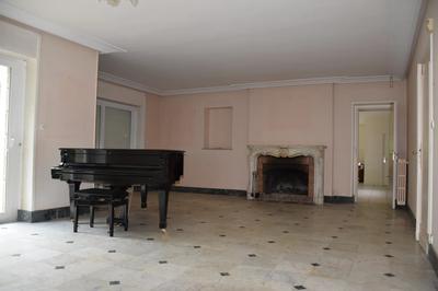 Maison - 308 m² - 10 pièces