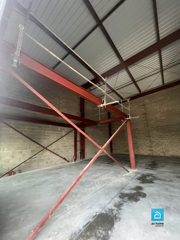 Local d'activités - 1 878 m²