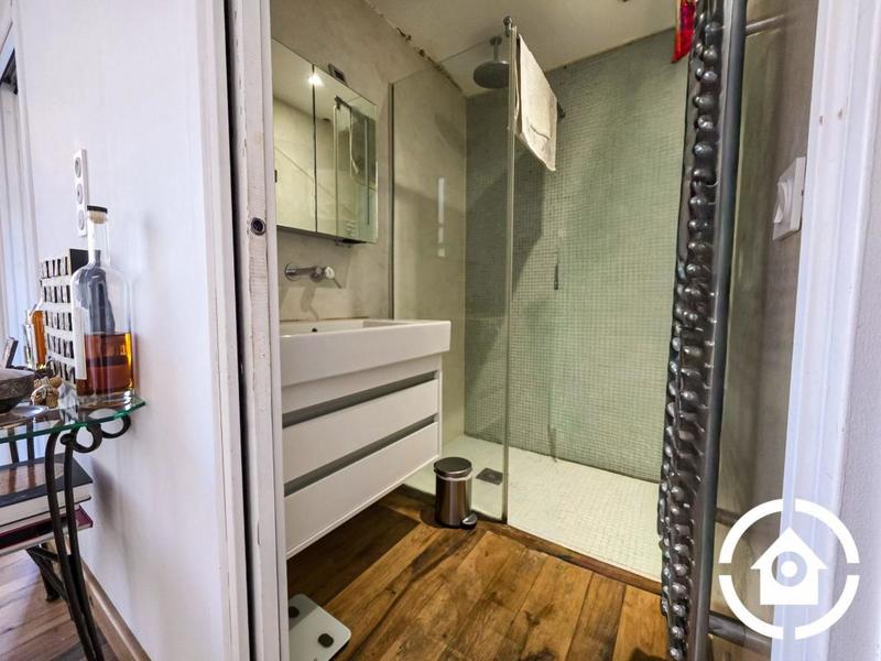 Maison - 310 m² - 8 pièces