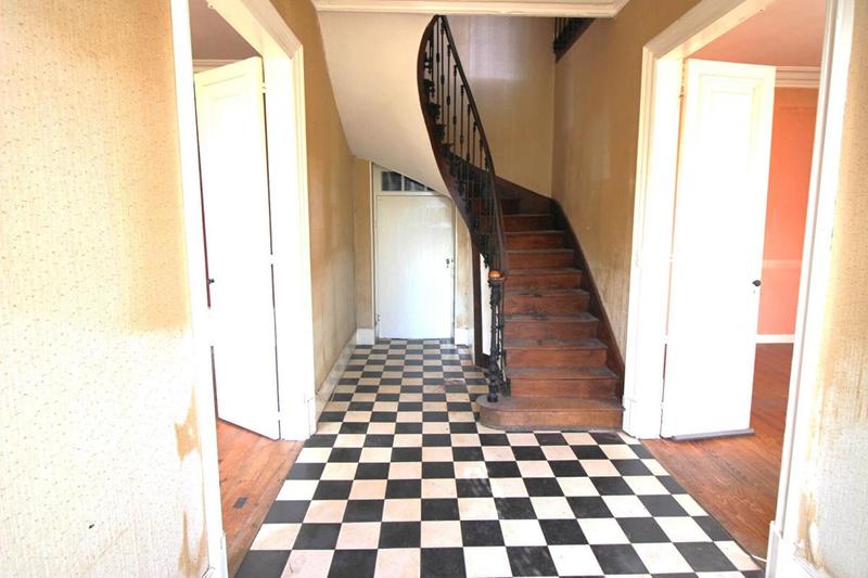 Maison - 273 m² - 11 pièces