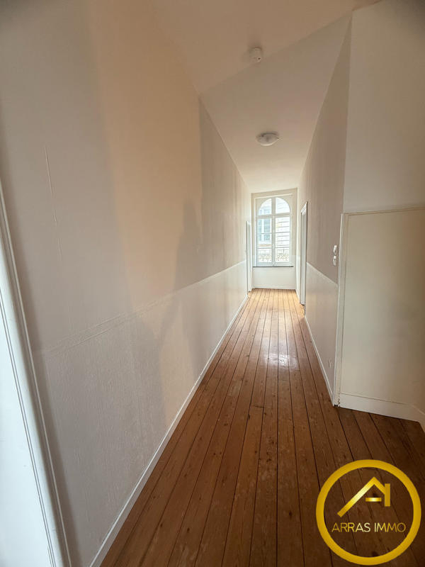 Maison - 209 m² - 9 pièces