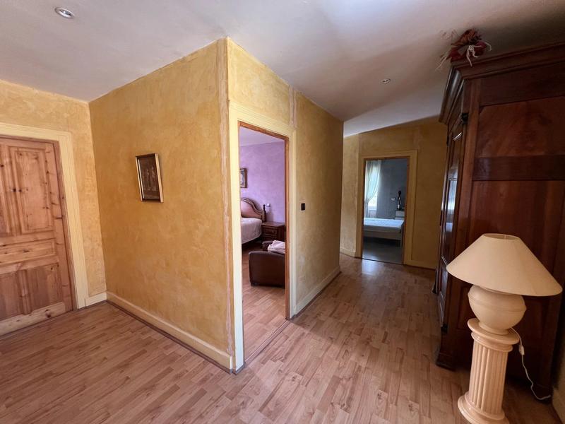 Maison - 199 m² - 7 pièces