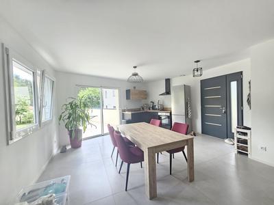 Maison - 84 m² - 4 pièces