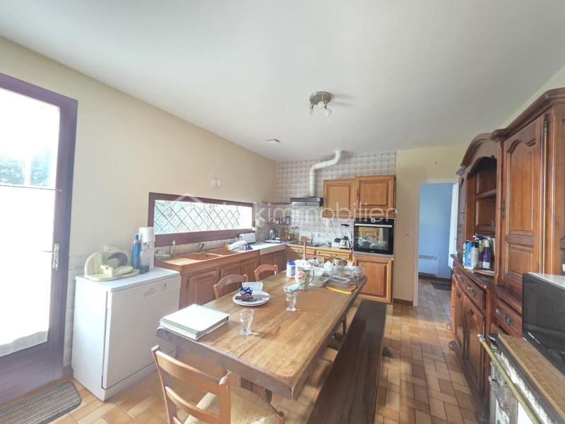 Maison - 228 m² - 7 pièces