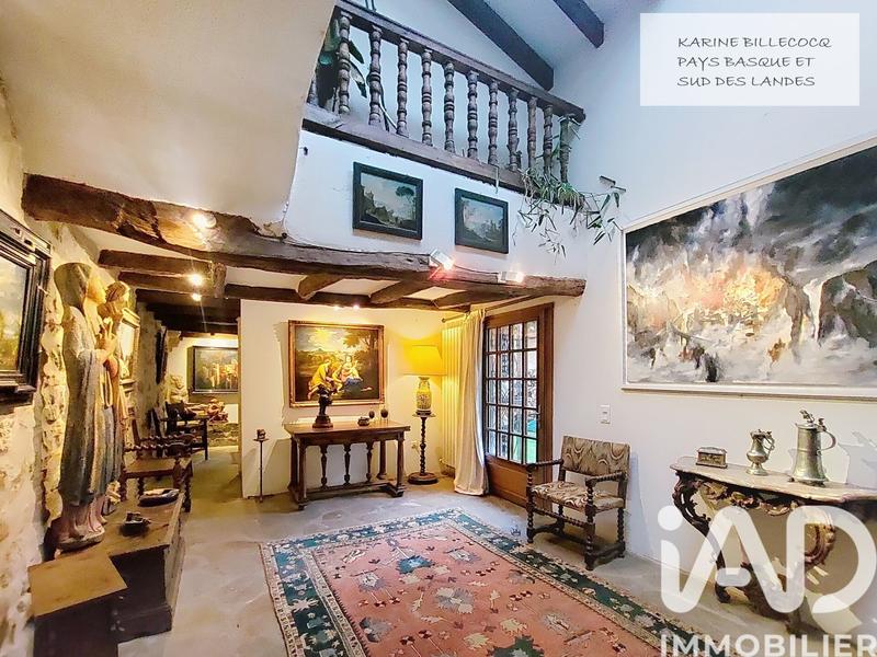 Maison - 338 m² - 12 pièces