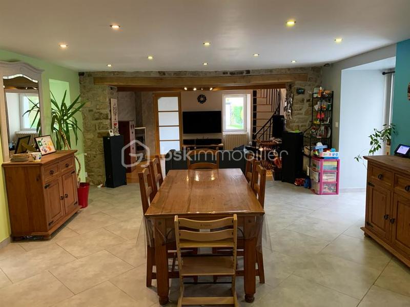 Maison traditionnelle - 148 m² - 6 pièces