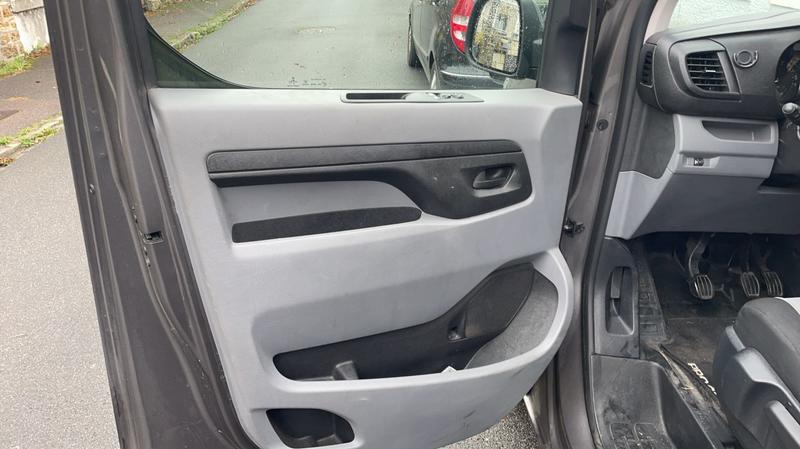 Toyota Proace Pro Ace Verso 1.5 Hdi Combi Dynamic 120 Chevaux - 9 places