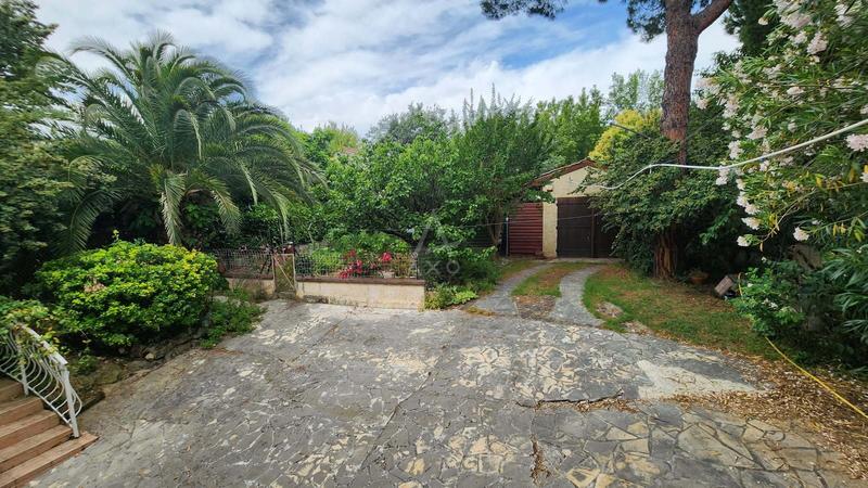 Maison - 230 m² - 8 pièces