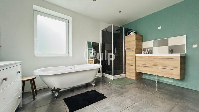 Maison - 160 m² - 9 pièces