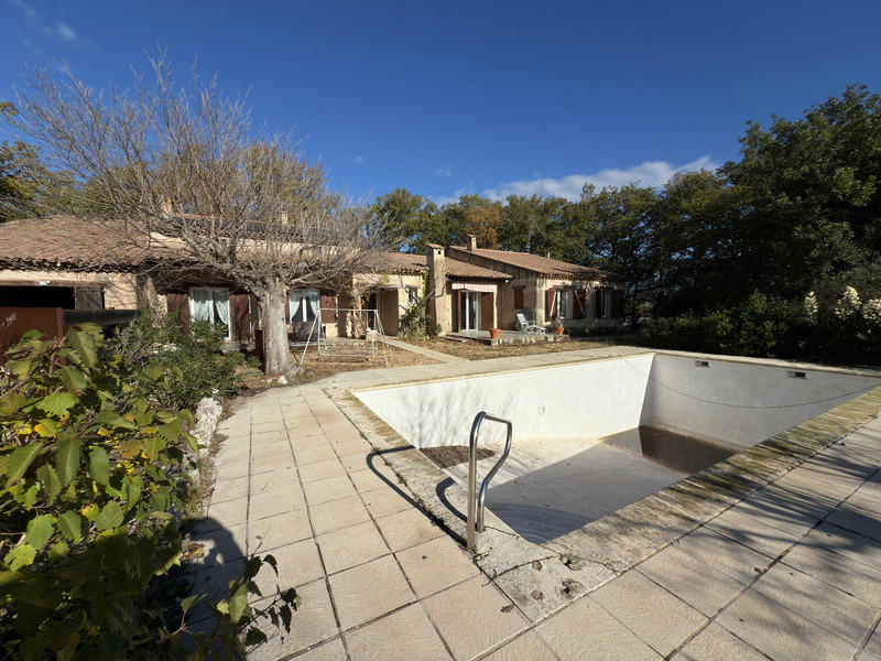 Maison - 243 m² - 9 pièces