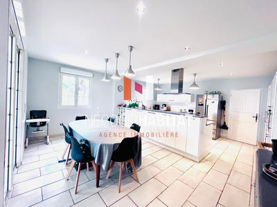 Villa - 280 m² - 7 pièces