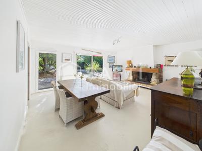 Maison - 92 m² - 5 pièces