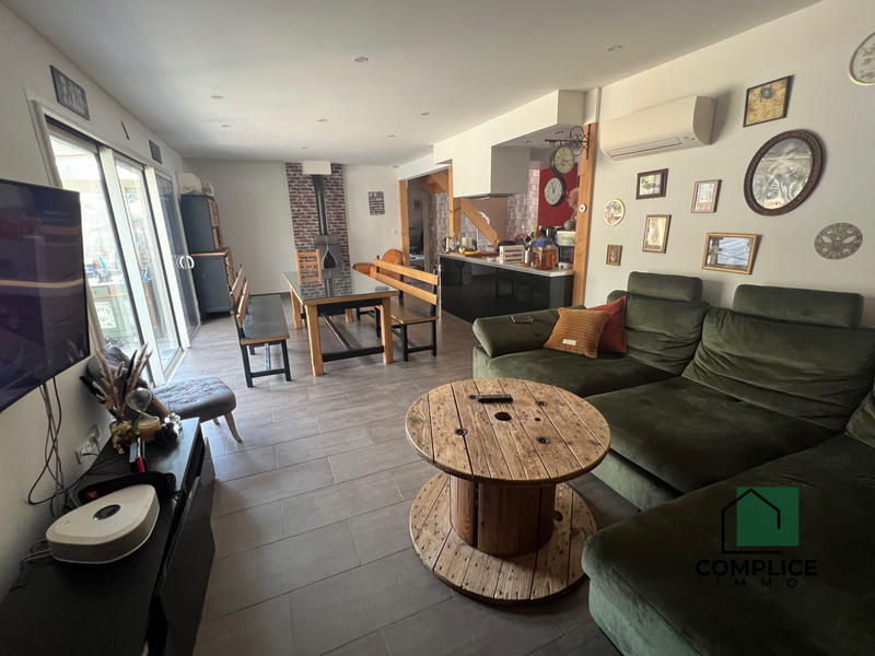 Maison - 161 m² - 8 pièces