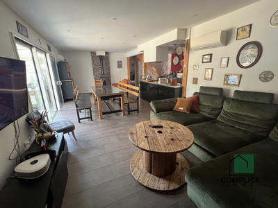 Maison - 161 m² - 8 pièces