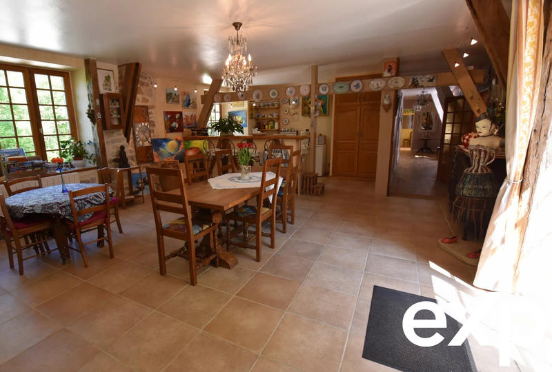 Maison - 340 m² - 10 pièces