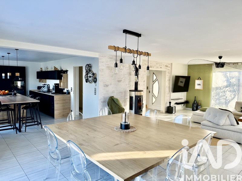 Maison - 198 m² - 7 pièces