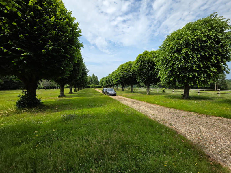 Propriété - 222 m² - 6 pièces