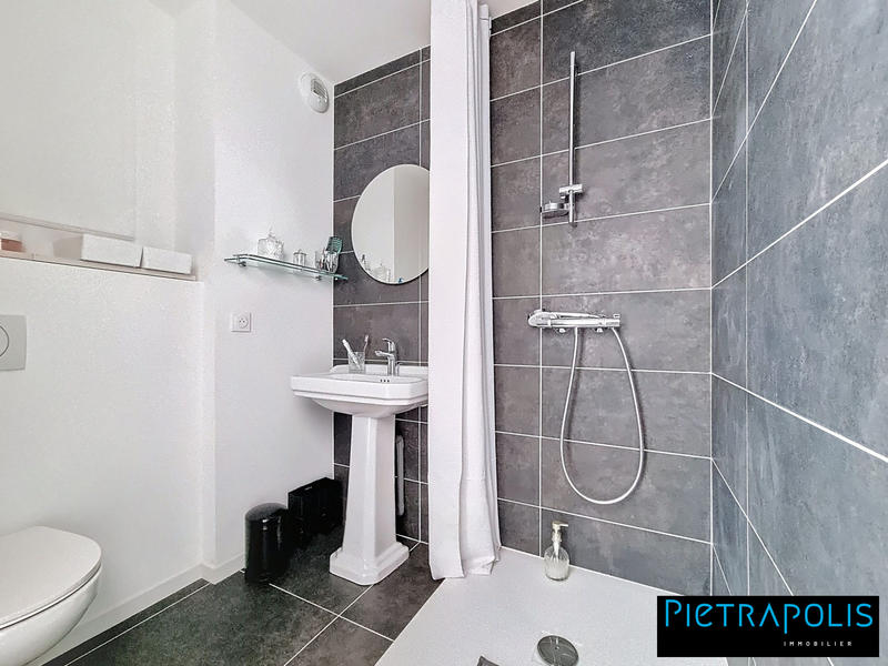 Appartement - 101 m² - 4 pièces