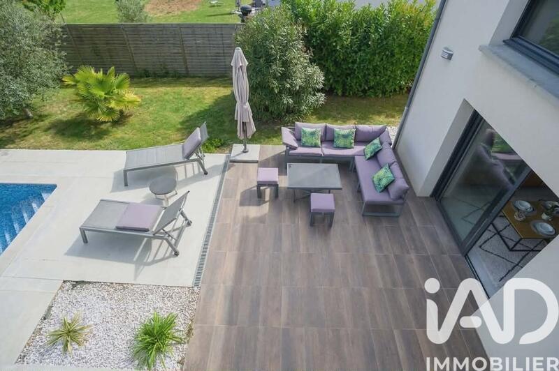Maison - 218 m² - 7 pièces