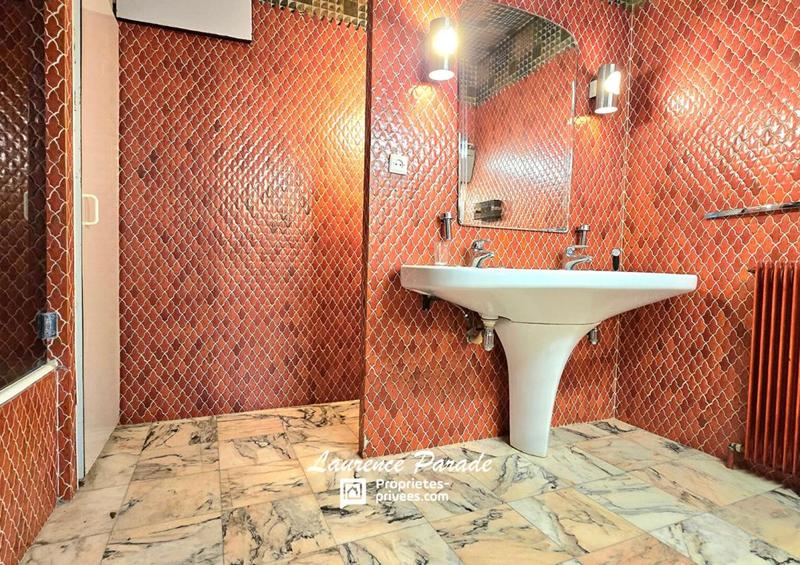 Maison - 280 m² - 9 pièces