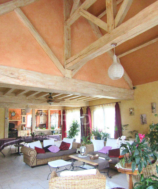 Maison - 530 m² - 19 pièces