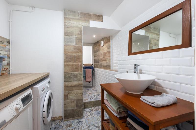 Maison - 220 m² - 6 pièces