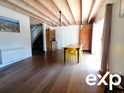 Maison traditionnelle - 190 m² - 7 pièces