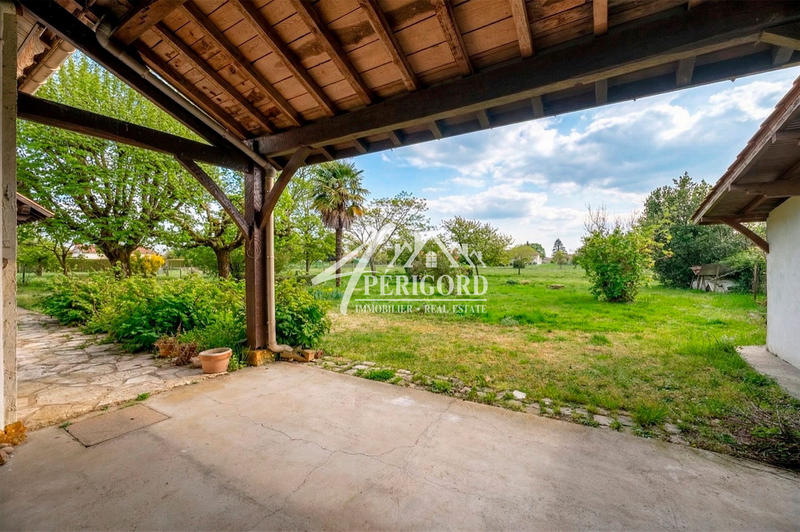 Maison traditionnelle - 200 m² - 8 pièces