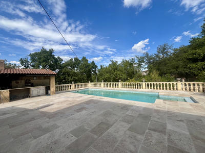 Villa - 221 m² - 6 pièces