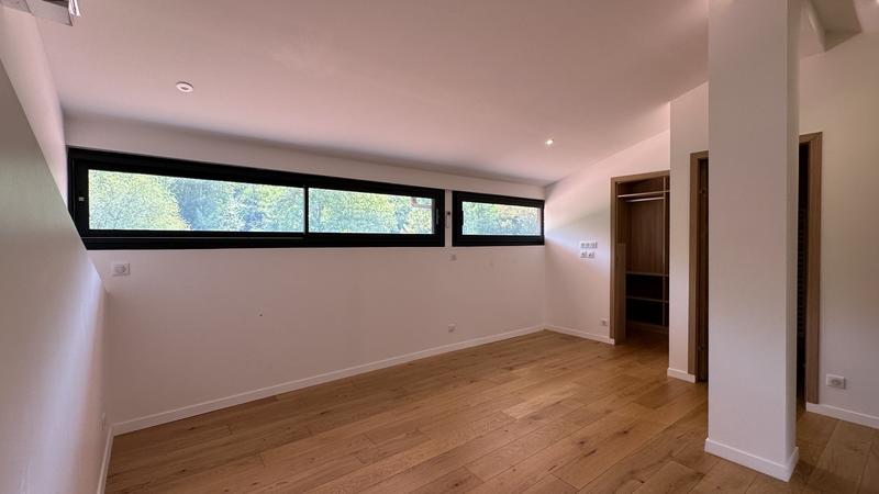 Maison - 322 m² - 9 pièces