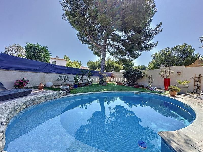 Maison traditionnelle - 215 m² - 5 pièces