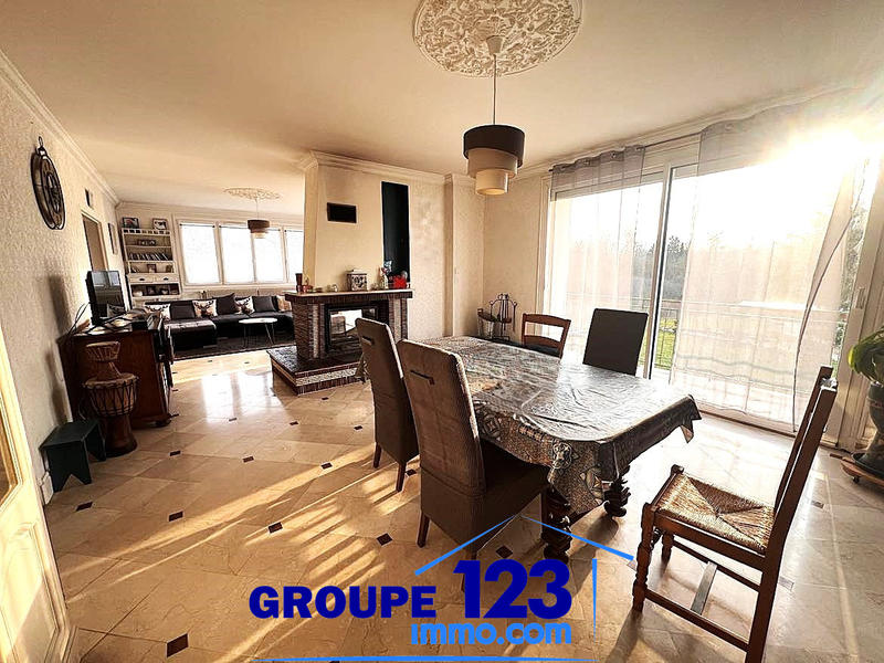 Maison - 260 m² - 11 pièces
