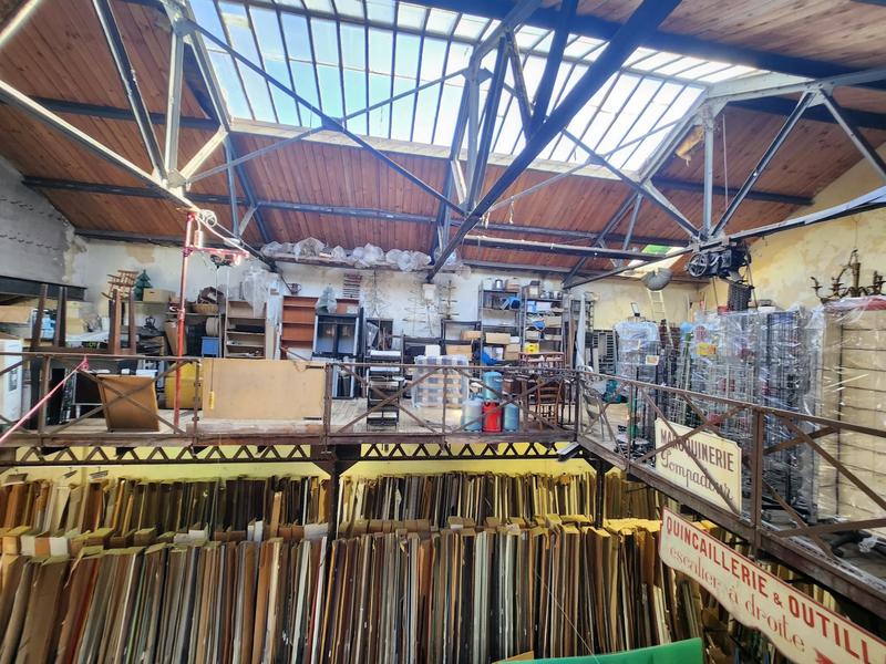 Entrepôt - 750 m² - 5 pièces