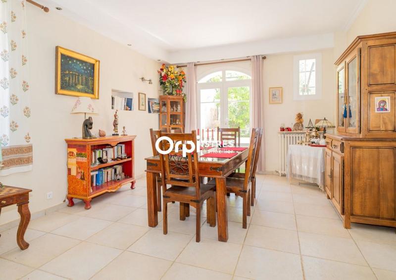 Maison - 260 m² - 5 pièces