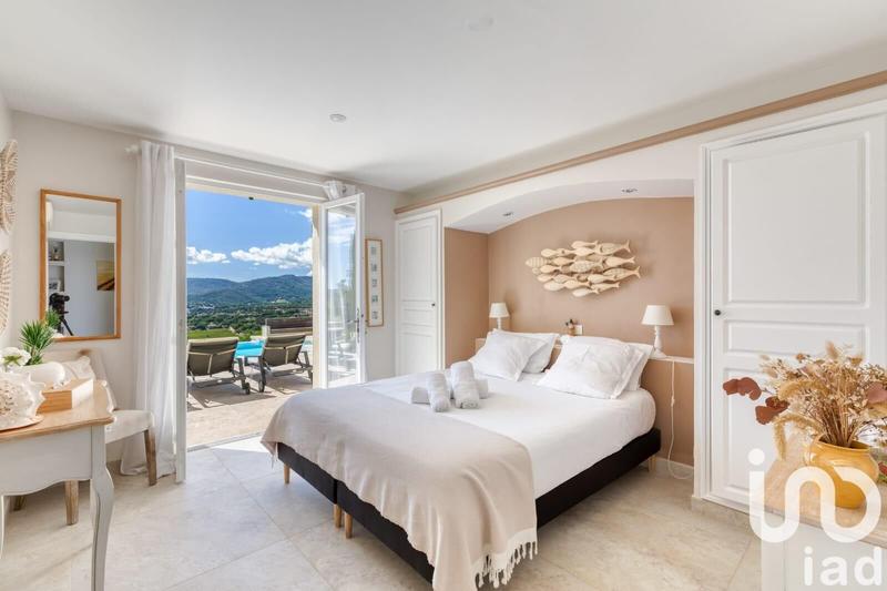 Maison - 308 m² - 12 pièces