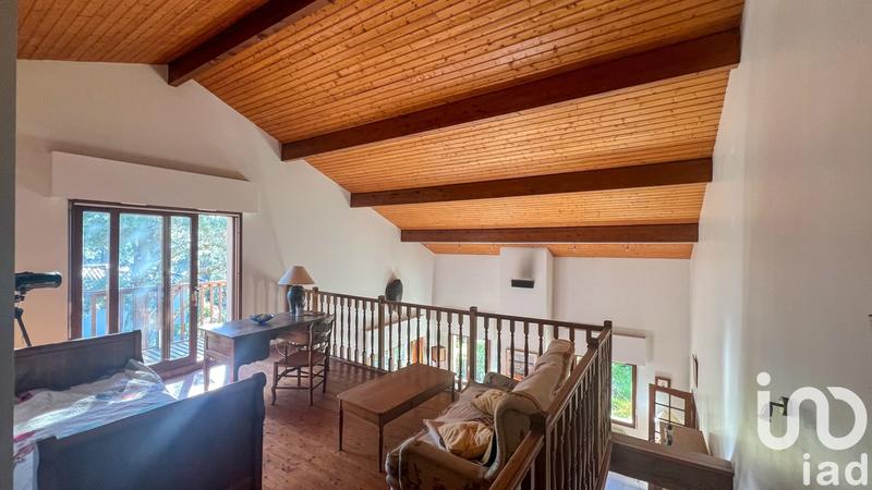 Maison - 237 m² - 8 pièces