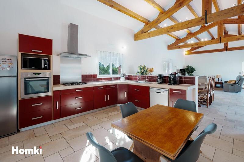 Maison - 227 m² - 8 pièces