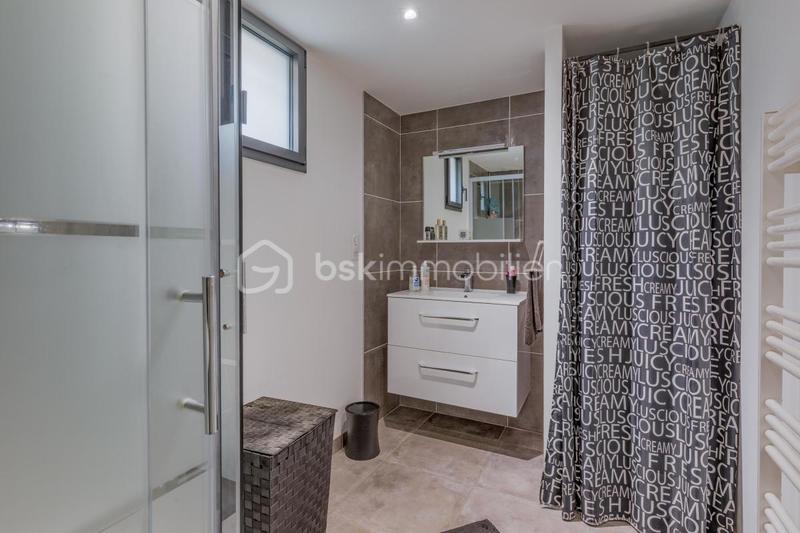 Maison - 200 m² - 6 pièces