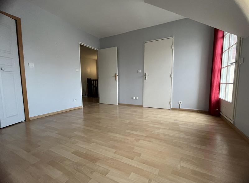 Maison traditionnelle - 100 m² - 5 pièces