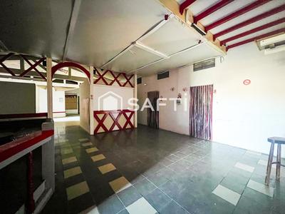 Local commercial - 225 m² - 1 pièce