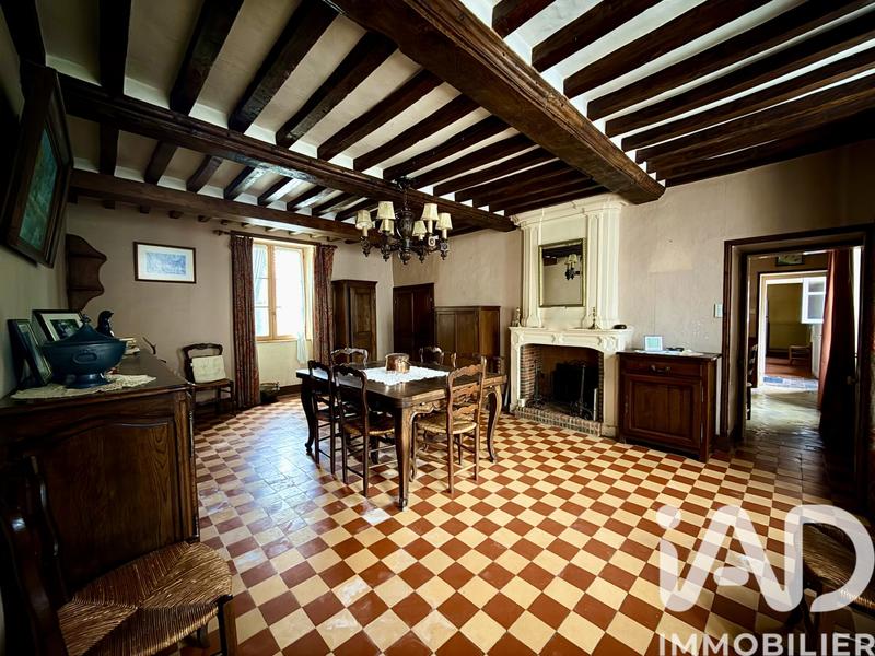 Maison - 250 m² - 9 pièces