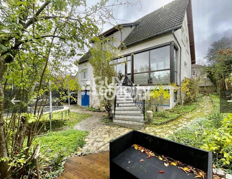 Maison - 190 m² - 8 pièces