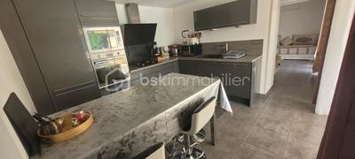 Villa - 200 m² - 8 pièces