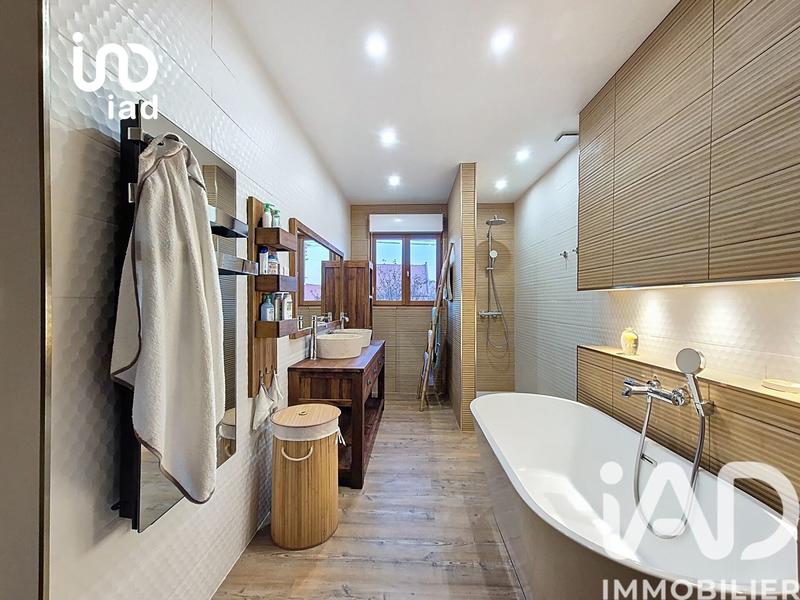 Maison - 192 m² - 7 pièces