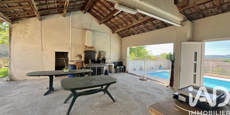 Maison - 230 m² - 7 pièces