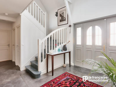 Maison - 210 m² - 8 pièces