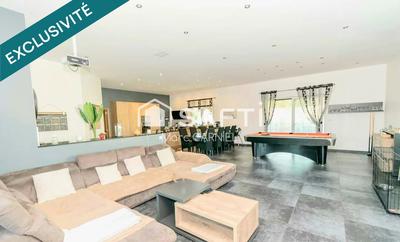 Villa - 287 m² - 12 pièces