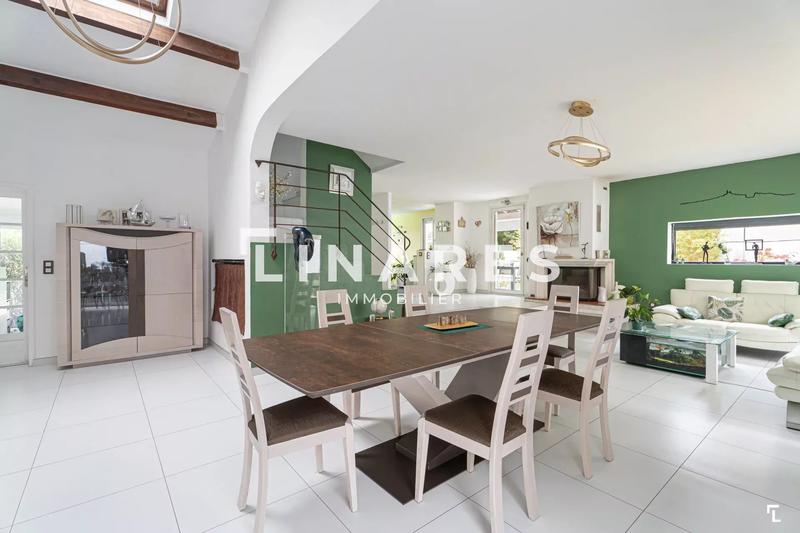 Maison - 150 m² - 5 pièces