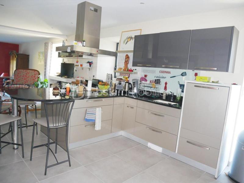 Demeure - 316 m² - 7 pièces